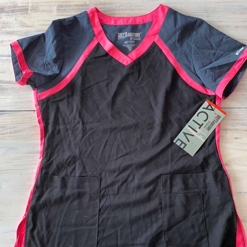 Grey’s Anatomy woman scrub top new with tags